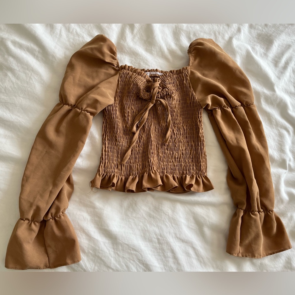 Brown scrunchy top with bell sleeve